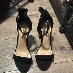 Fashion nova size 6.5 new